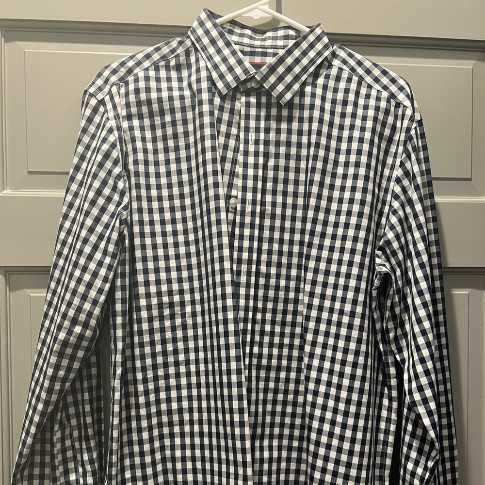 Men’s UntuckIt Large Shirt